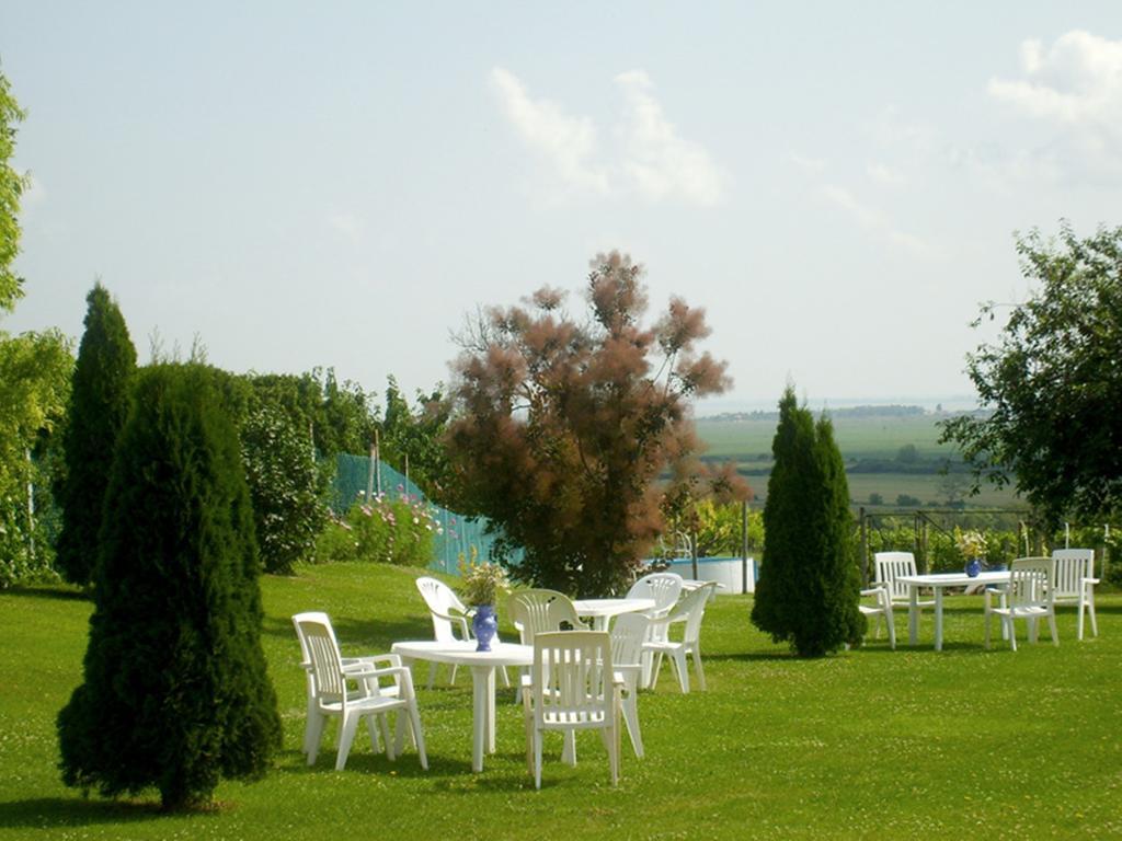 Szuts Panzio Bed & Breakfast Fertőrákos Dış mekan fotoğraf