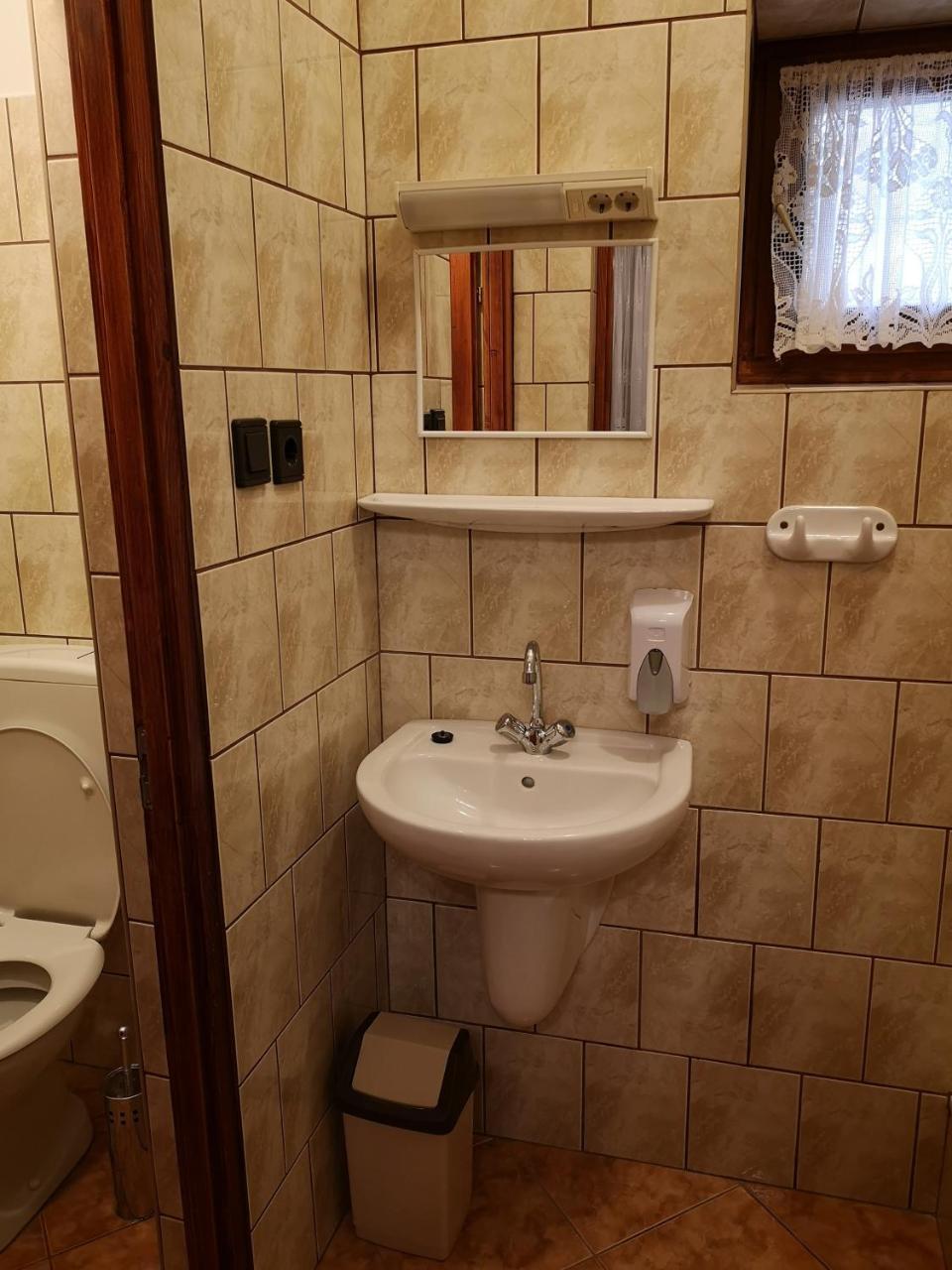 Szuts Panzio Bed & Breakfast Fertőrákos Dış mekan fotoğraf