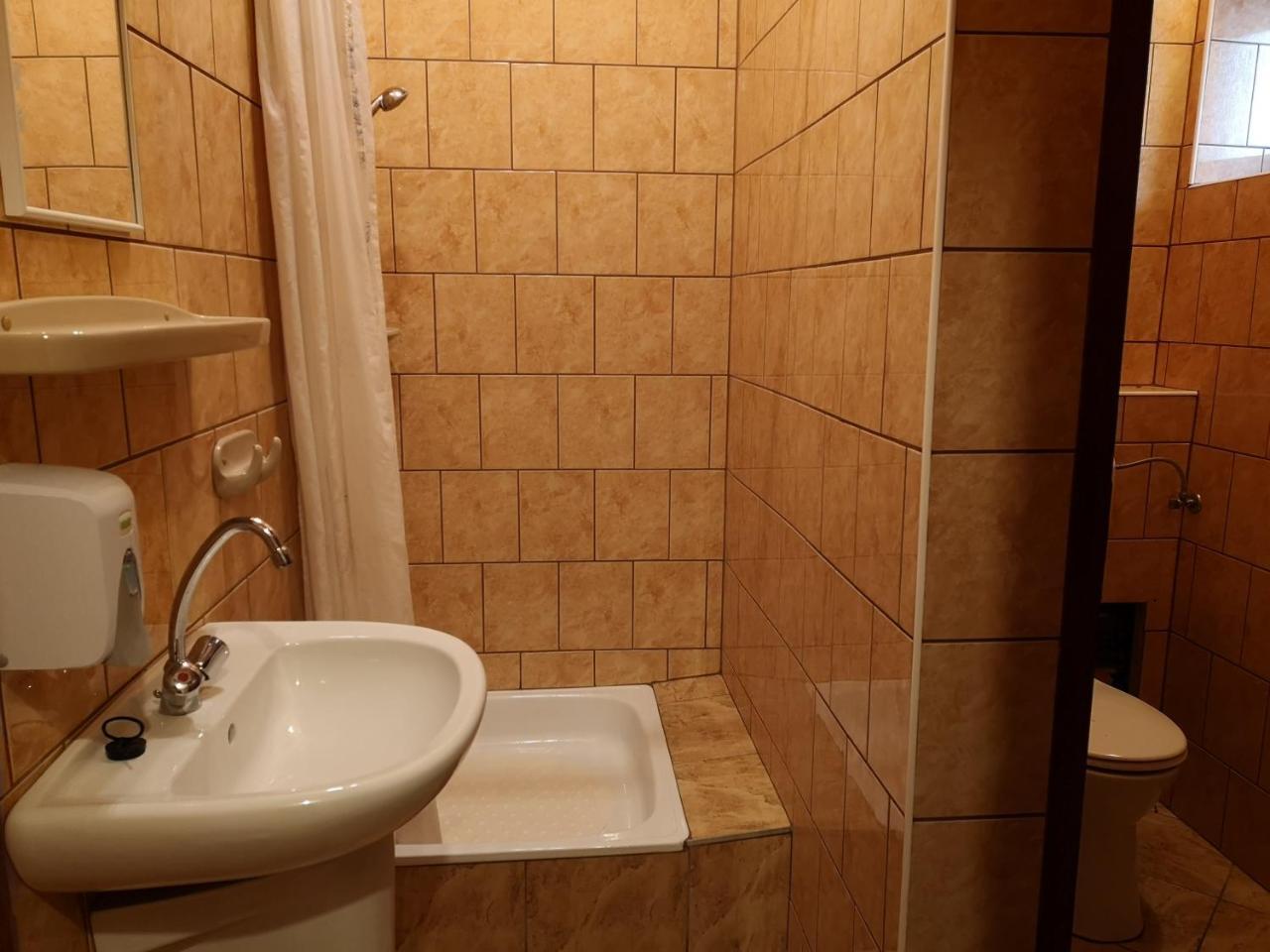 Szuts Panzio Bed & Breakfast Fertőrákos Dış mekan fotoğraf
