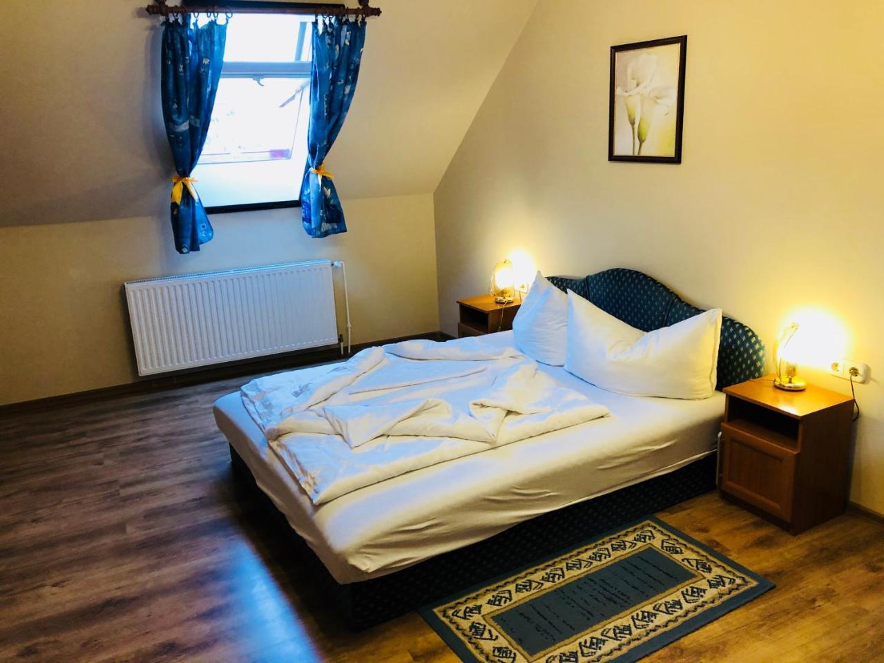 Szuts Panzio Bed & Breakfast Fertőrákos Dış mekan fotoğraf